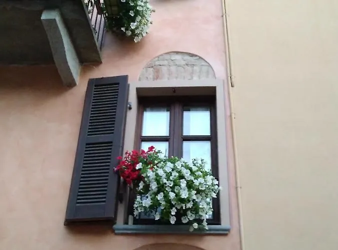 Holiday House Antica Dimora Soggiorni In Langa Centro Storico La Morra