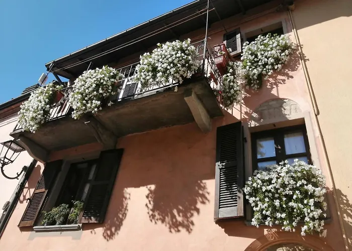 Holiday House Antica Dimora Soggiorni In Langa Centro Storico La Morra