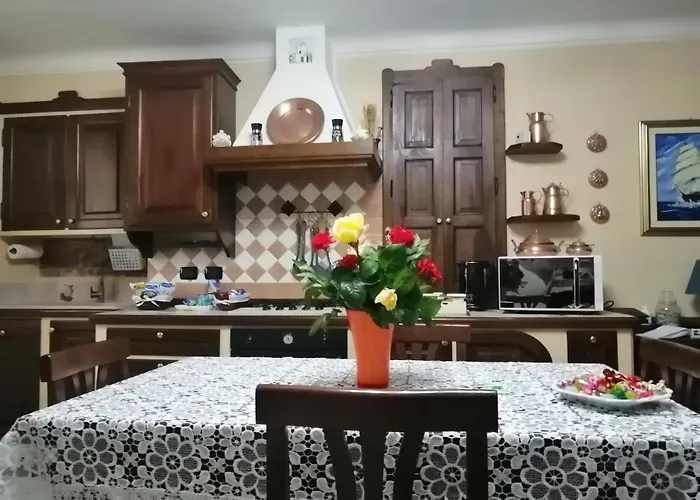 Holiday House Antica Dimora Soggiorni In Langa Centro Storico La Morra